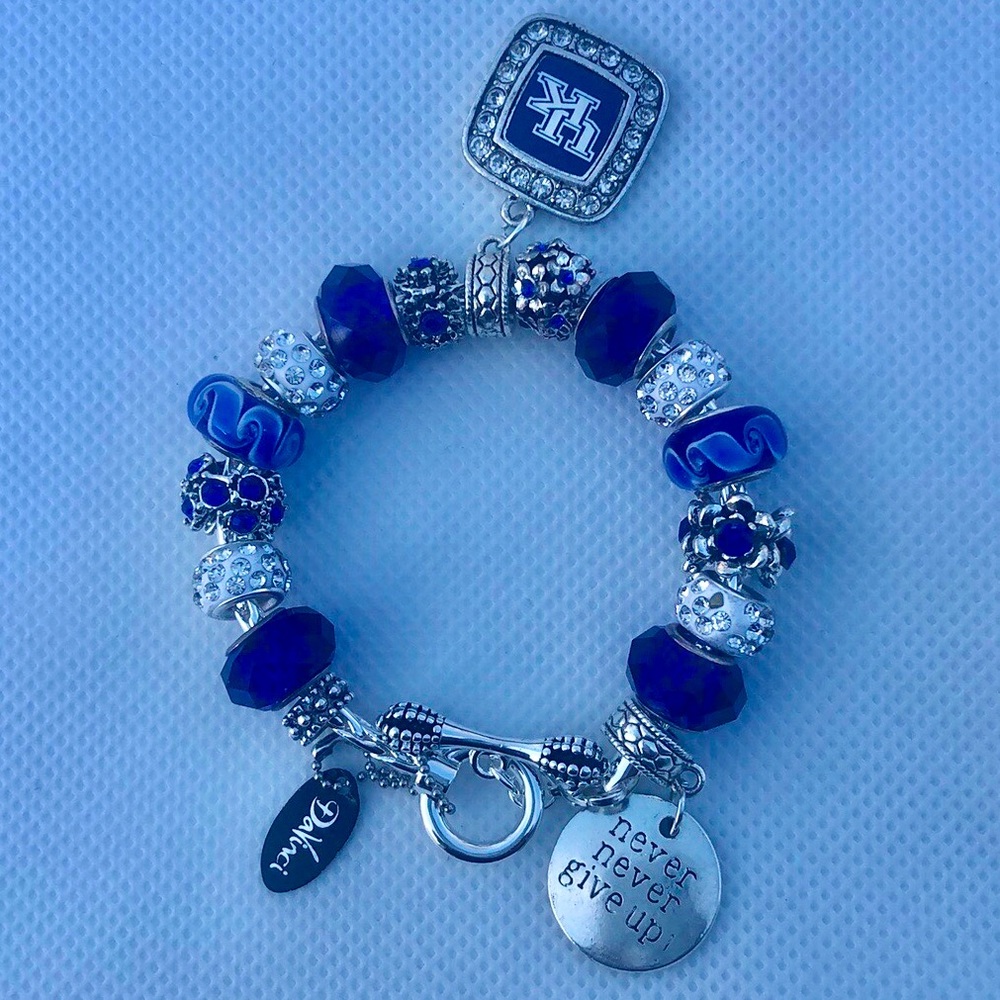 University of KY Handcrafted European Beaded Bracelet on DaVinci Toggle Chain